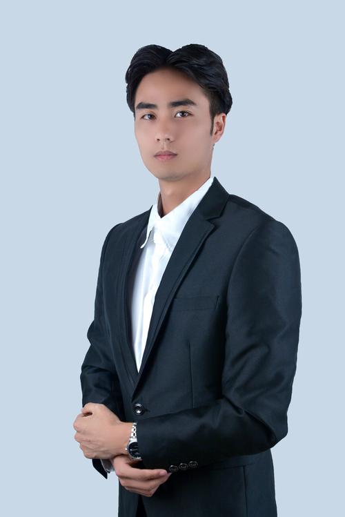 法定代表人徐建路,公司經(jīng)營(yíng)范圍包括:網(wǎng)上貿(mào)易代理;箱包,服裝鞋帽,日